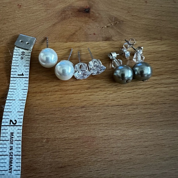 Earring bundle - Picture 2 of 2